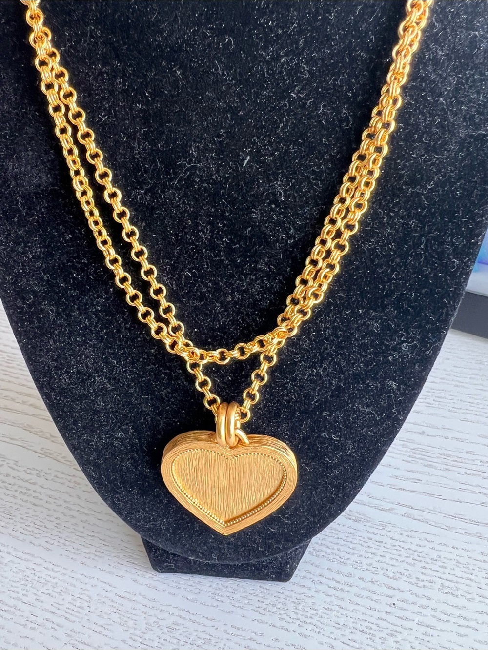 Julie Vos Gold-Plated Heart Pendant Necklace with Mother-of-Pearl - Picture 4 of 6